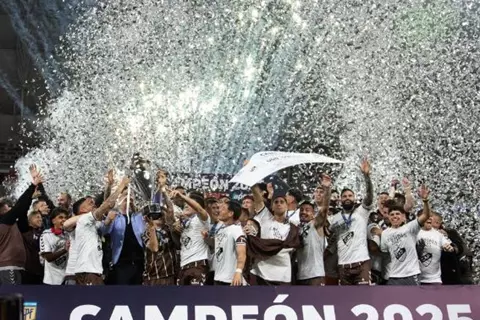 اللقب الأول في تاريخه.. بلاتينسي بطلًا للدوري الأرجنتيني